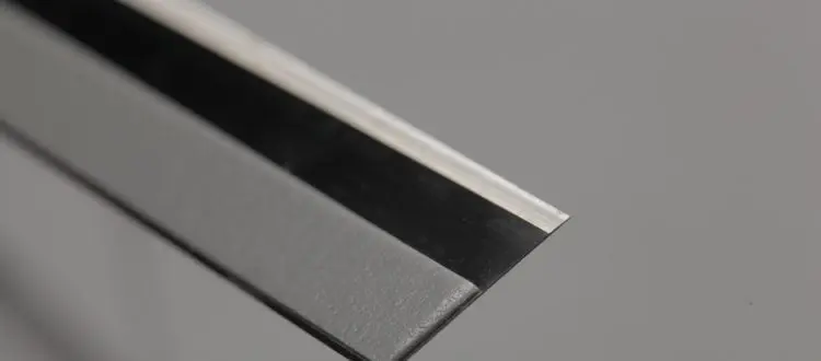 Different end seals with custom edges